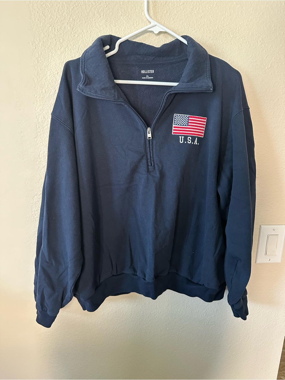 Hollister Navy Half-Zip Pullover with USA Flag Patch size XL/ NWOT 1039
